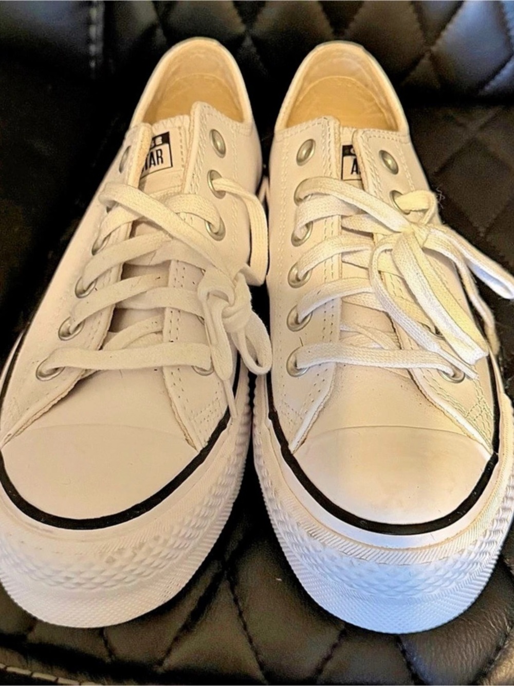 Converse Chuck Taylor All Star Leather Sneakers US 6.5 White